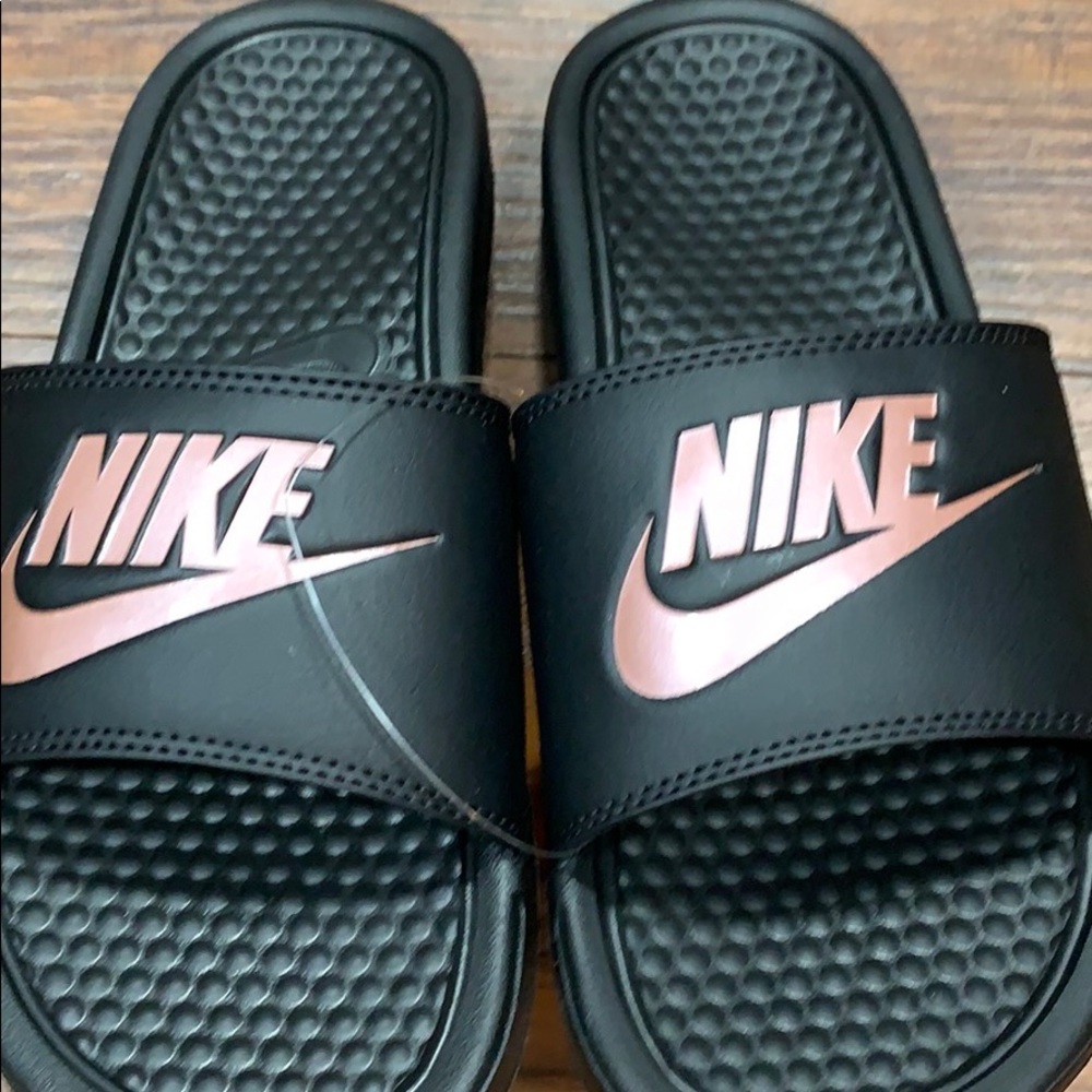 NIKE WMNS BENASSI JDI Black/Rose Gold - Picture 6 of 16